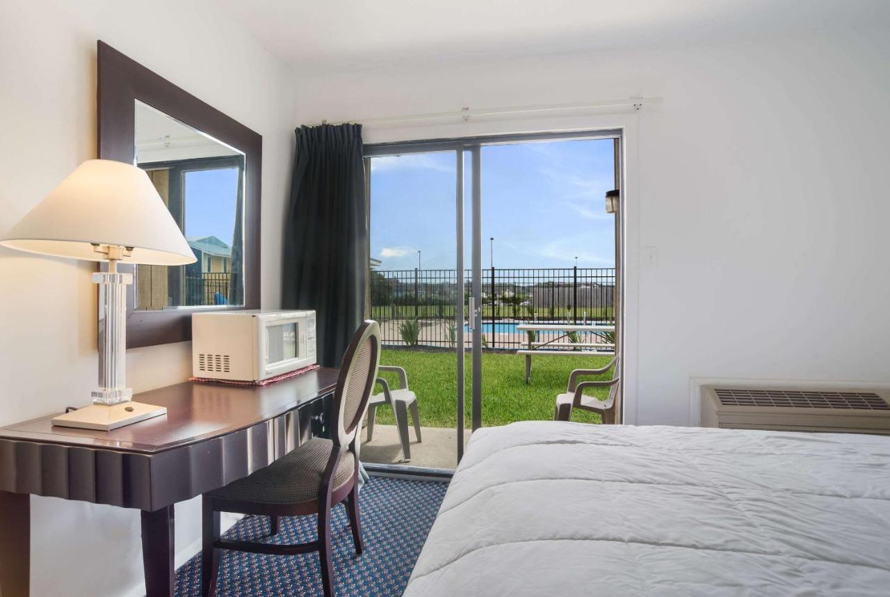 Rodeway Inn At Somers Cove Marina Crisfield ภายนอก รูปภาพ